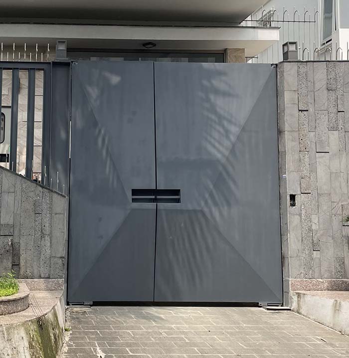 Mẫu cổng sắt 2 cánh hiện đại